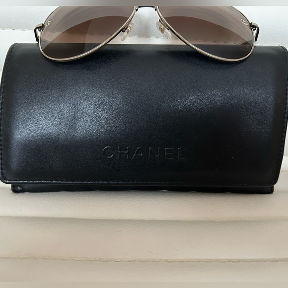 CHANEl 59mm polarized Aviator Sunglasses - Picture 4 of 5